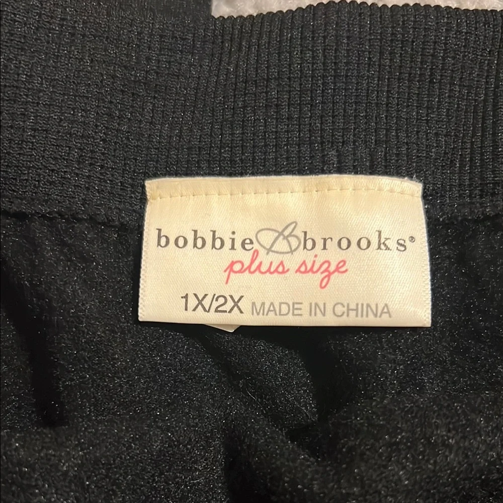 Women’s Black Leggings - Picture 2 of 3